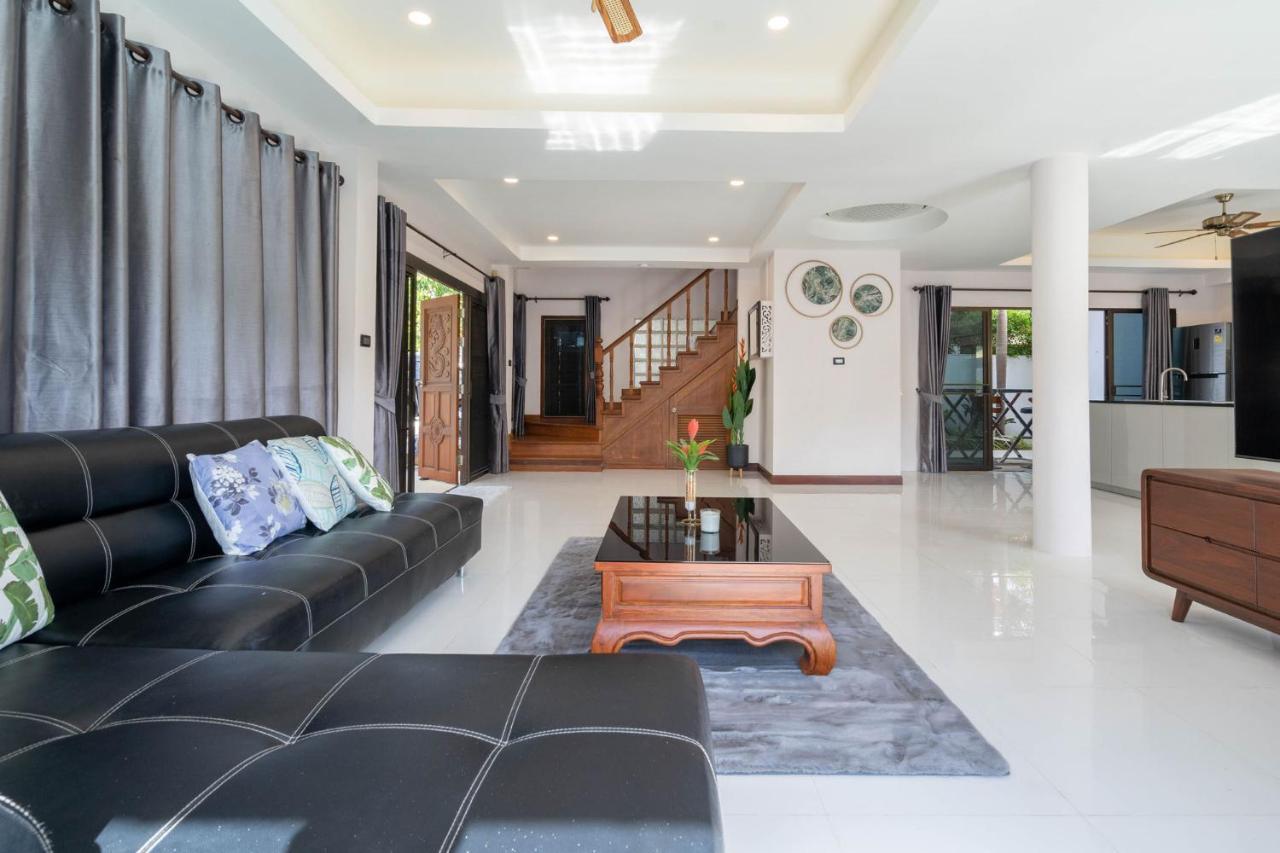 Villa Amaya, 2 Story Tropical Oasis With Green Hills View & Pool, Pantai Kamala Bagian luar foto