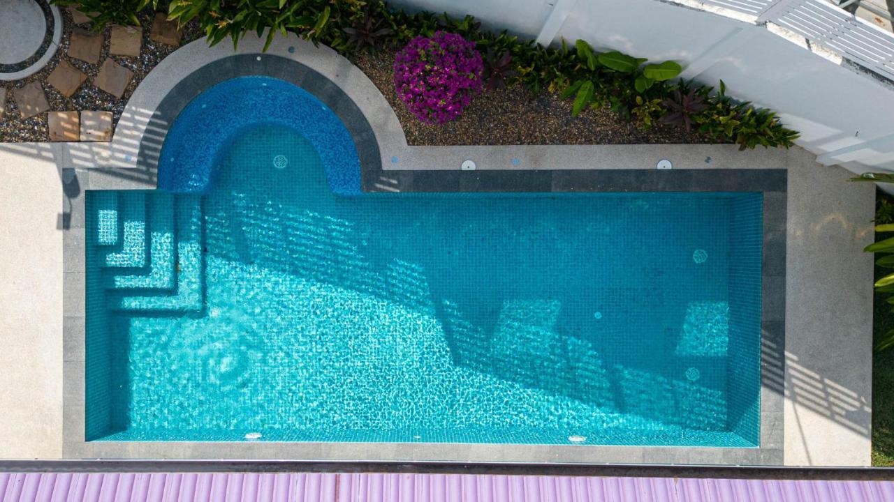 Villa Amaya, 2 Story Tropical Oasis With Green Hills View & Pool, Pantai Kamala Bagian luar foto